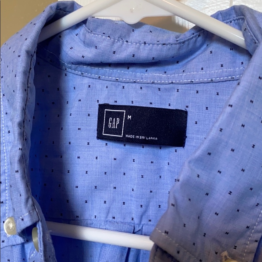 GAP Lightweight Button Up Shirt - Picture 3 of 3